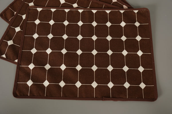 Vintage 4 Piece Set Placemats Table Set 1960s Brown Cream Fabric - Image 5