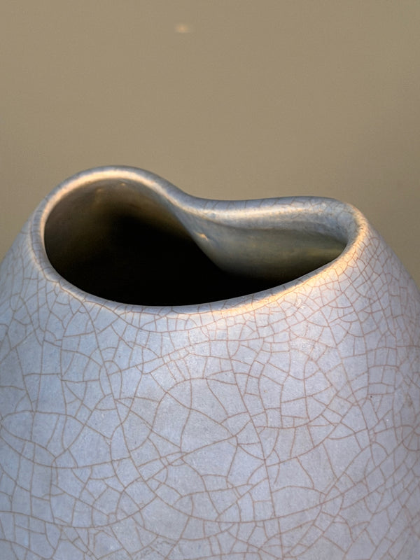 Ernst Lösche Ceramic Vase Mid Century Vintage Crackle 1960s Periwinkle Cream - Image 7